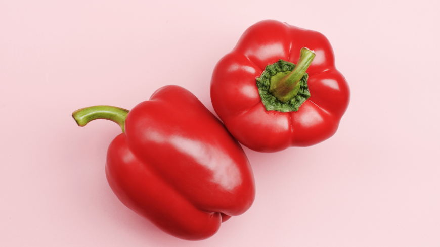 Att äta röd paprika är ett bra sätt att få i sig tillräckligt med C-vitamin. Foto: Shutterstock
